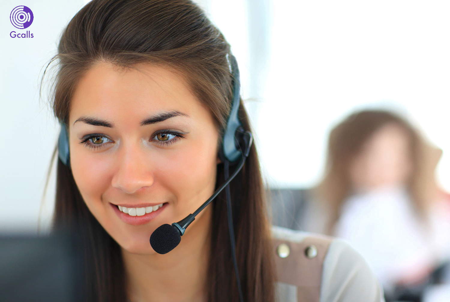 Dịch vụ tổng đài ảo là một giải pháp công nghệ cho phép tổ chức hoặc doanh nghiệp tạo ra một tổng đài điện thoại ảo để tiếp nhận và xử lý các cuộc gọi từ khách hàng hoặc đối tác